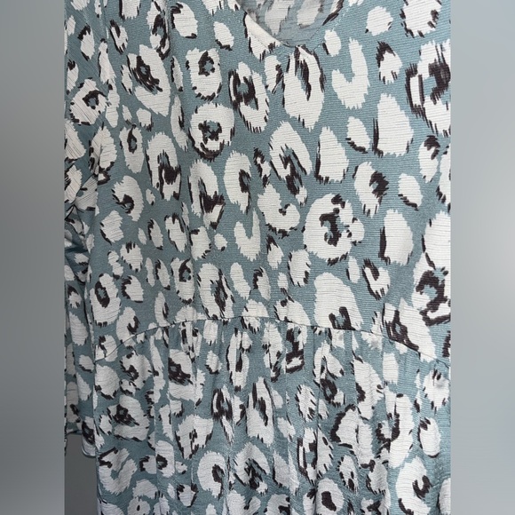 Tunic - Picture 2 of 6